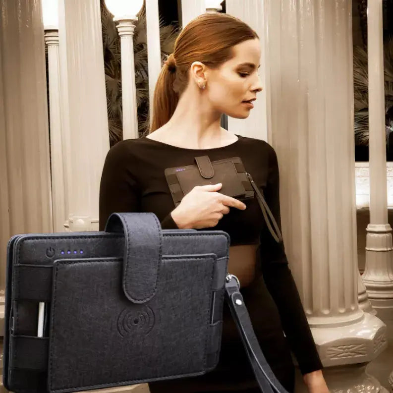 Carry-All Wristlet Hong Kong Aenuo