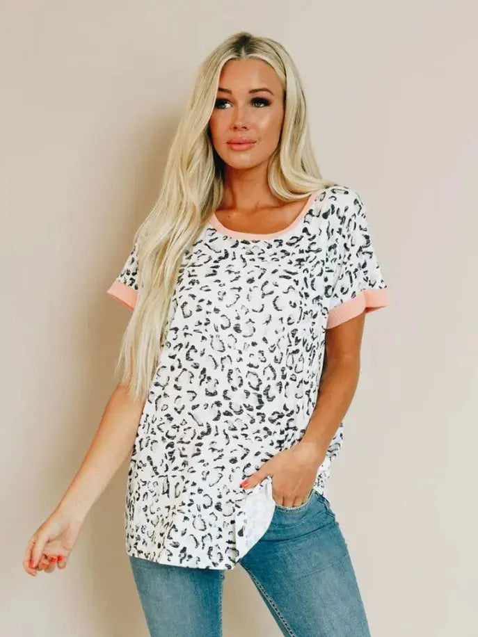 Chic and Pink Leopard Tee Stay Warm in Style
