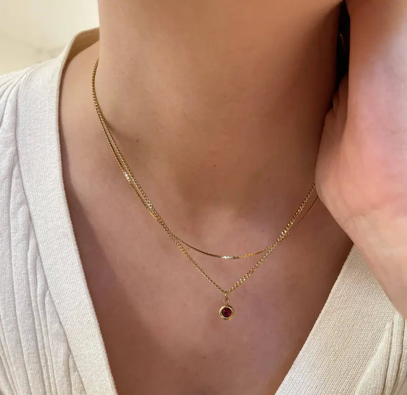 DELILAH GARNET BIRTHSTONE PENDANT NECKLACE - JANUARY Mai Desiree