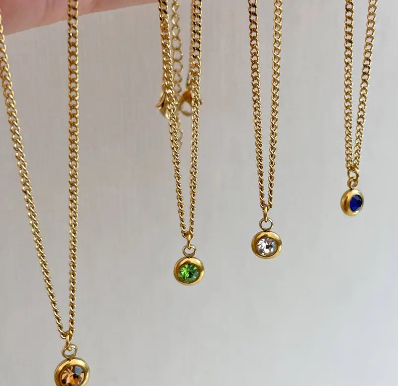 DELILAH PERIDOT BIRTHSTONE PENDANT NECKLACE - AUGUST Mai Desiree