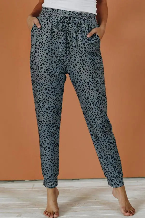 Falling Slowly Leopard Joggers Stay Warm in Style