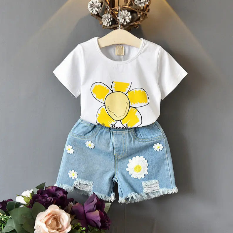 Girls Basic Round Neck Short-Sleeved Floral Print T-Shirt And Denim Shorts Two-Piece Set Izlahs Bee Hive