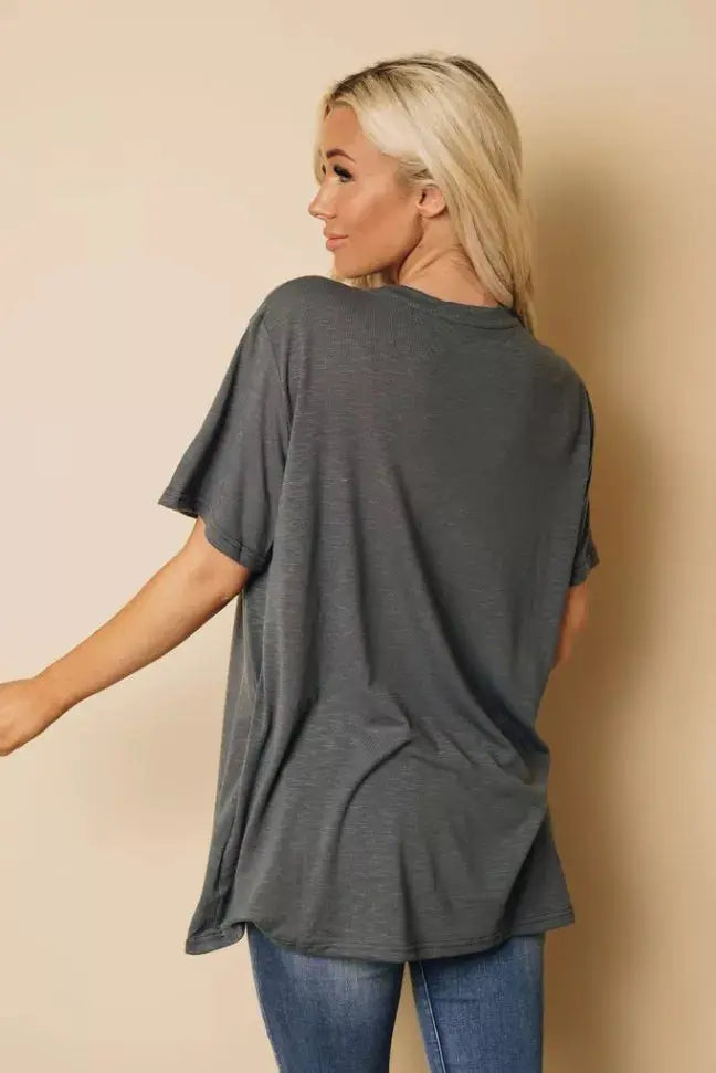 Good Feeling Graphic Plus Size Tee Stay Warm in Style