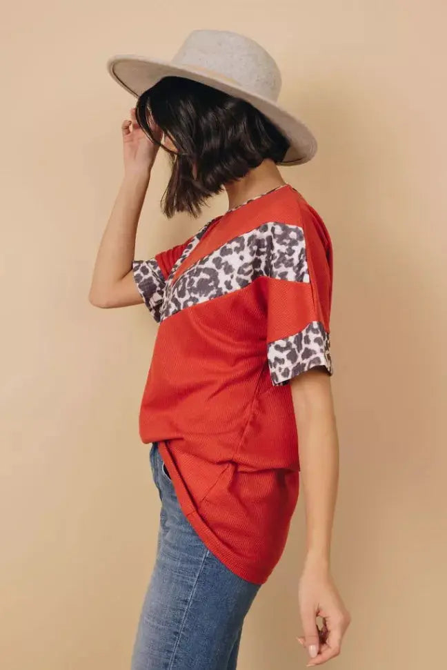 Gwen Leopard Tee Stay Warm in Style