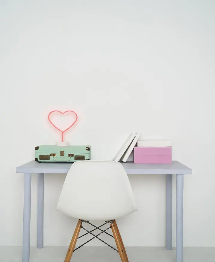 Heart LED Neon Desk Lamp Cocus Pocus