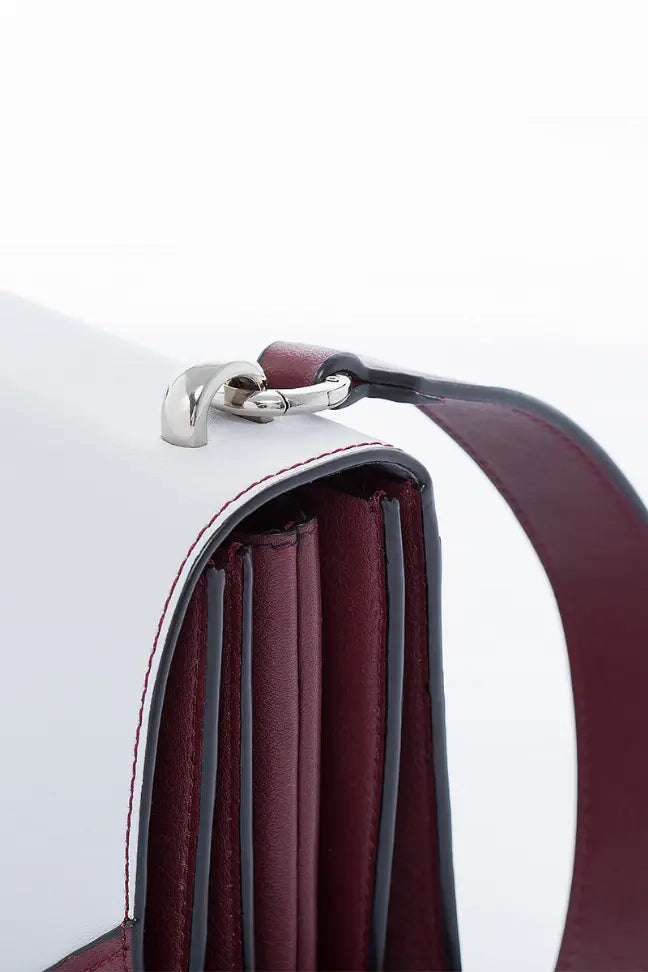 Incomplete | Burgundy flap bag Fangyan