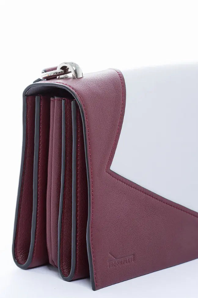 Incomplete | Burgundy flap bag Fangyan
