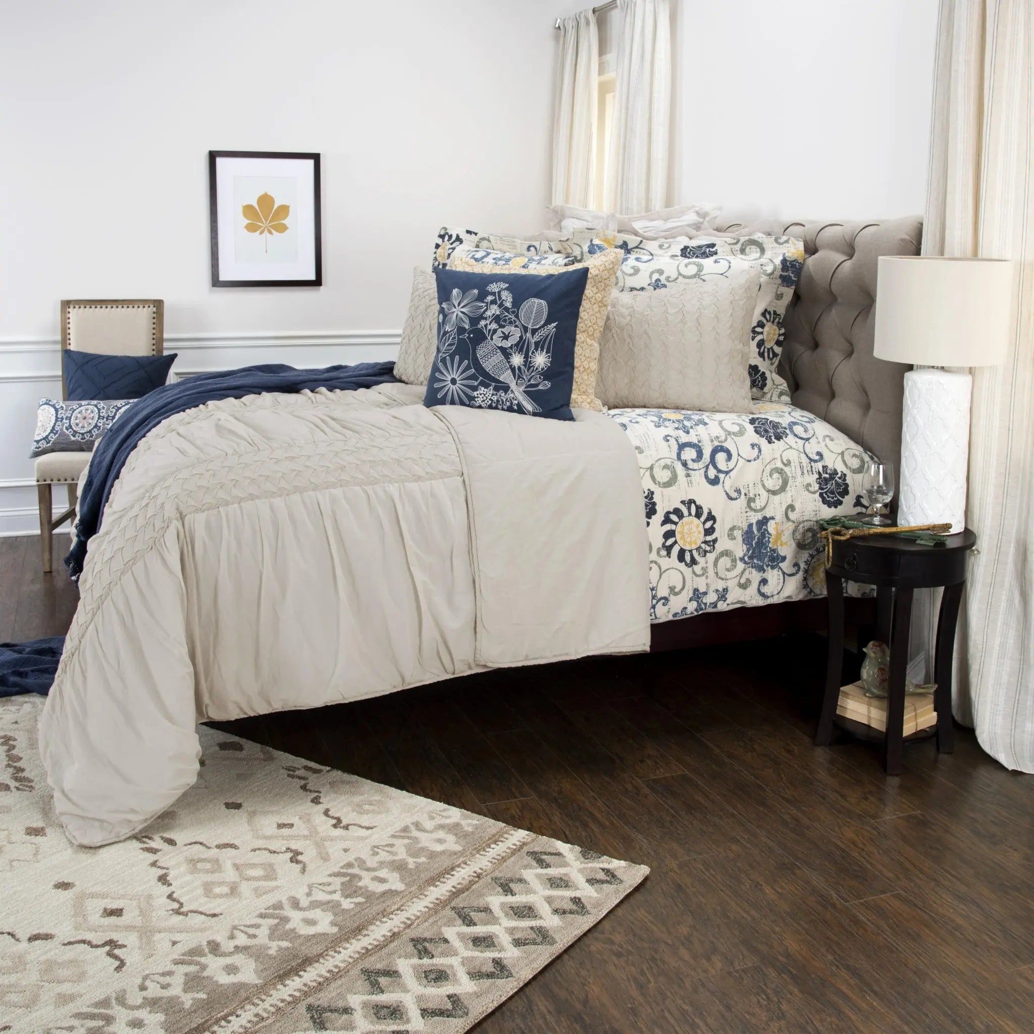 Ivory Geometric Quilt - GreatEagleInc