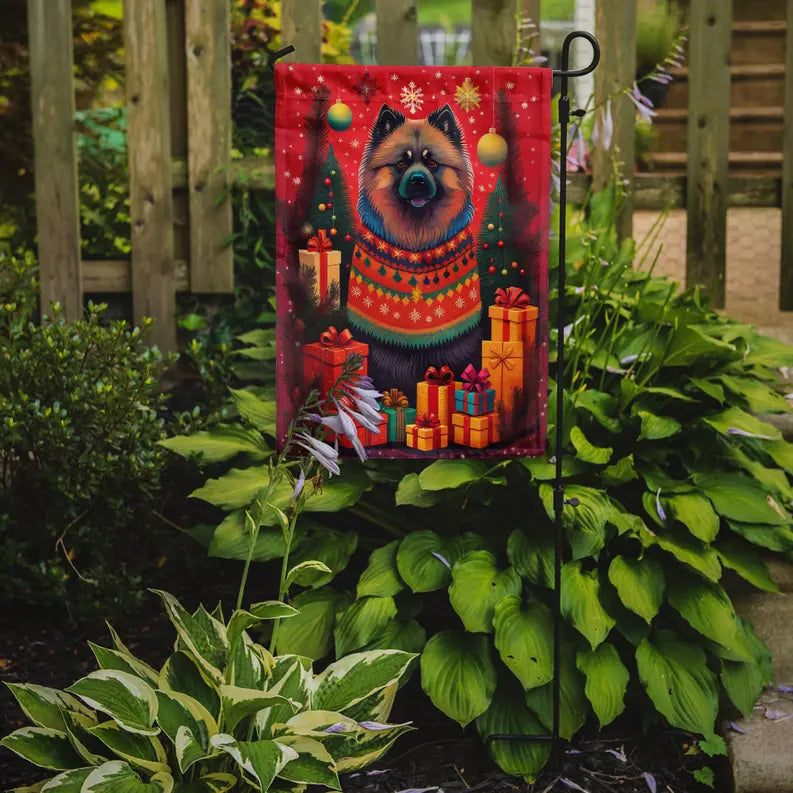 Keeshond Holiday Christmas Garden Flag Caroline's Treasures