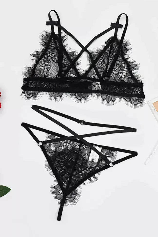 La Belle Fantastique Crisscross Hollow-out Backless Floral Lace Bralette (2 piece Set) La Belle Fantastique