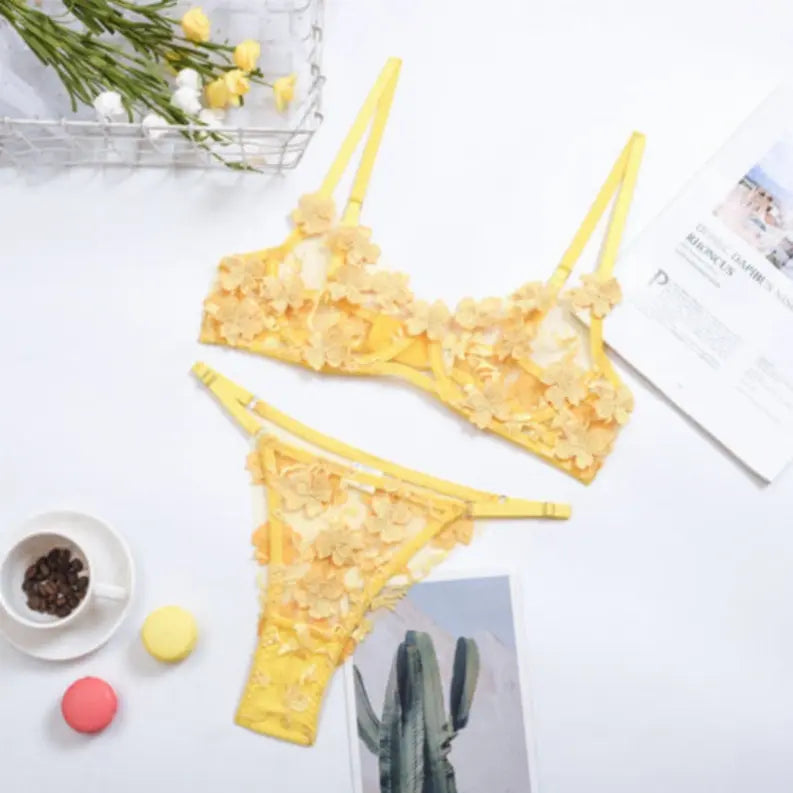 La Belle Fantastique Daisy Embroidery Sexy Lingerie (2 Piece Set) La Belle Fantastique