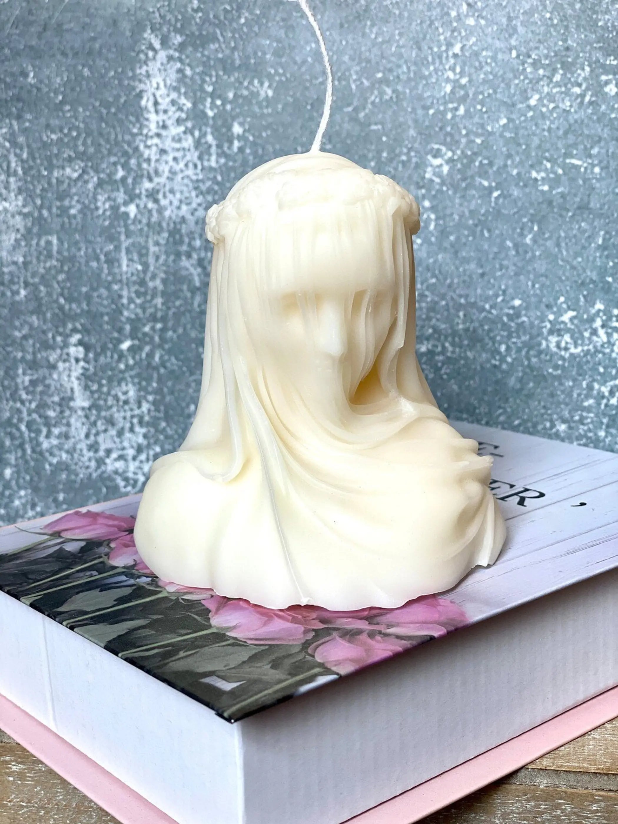 Large Veiled Lady AmberLane