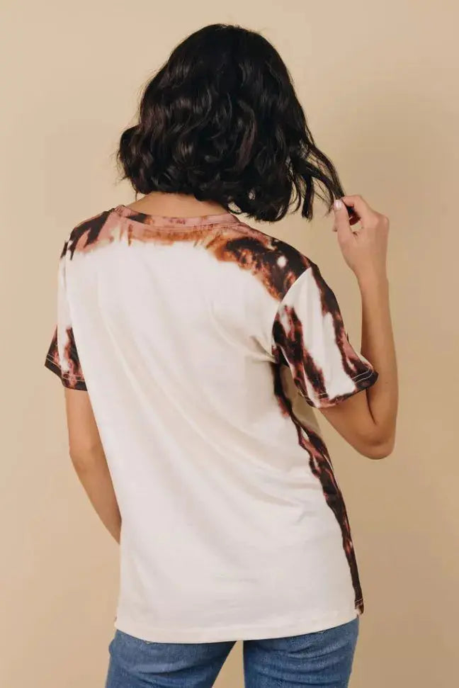 Leopard KISS Tee Stay Warm in Style