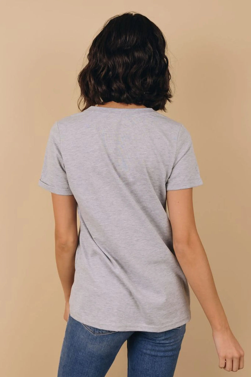 Leopard Printed Mom Tee Stay Warm in Style