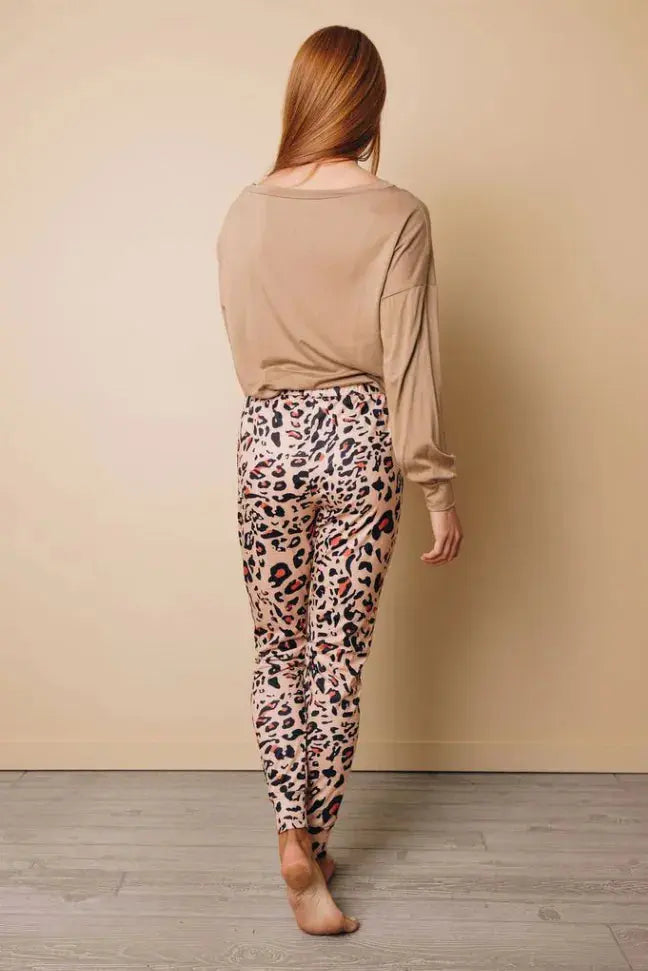 Let Me Lounge Leopard Set Stay Warm in Style