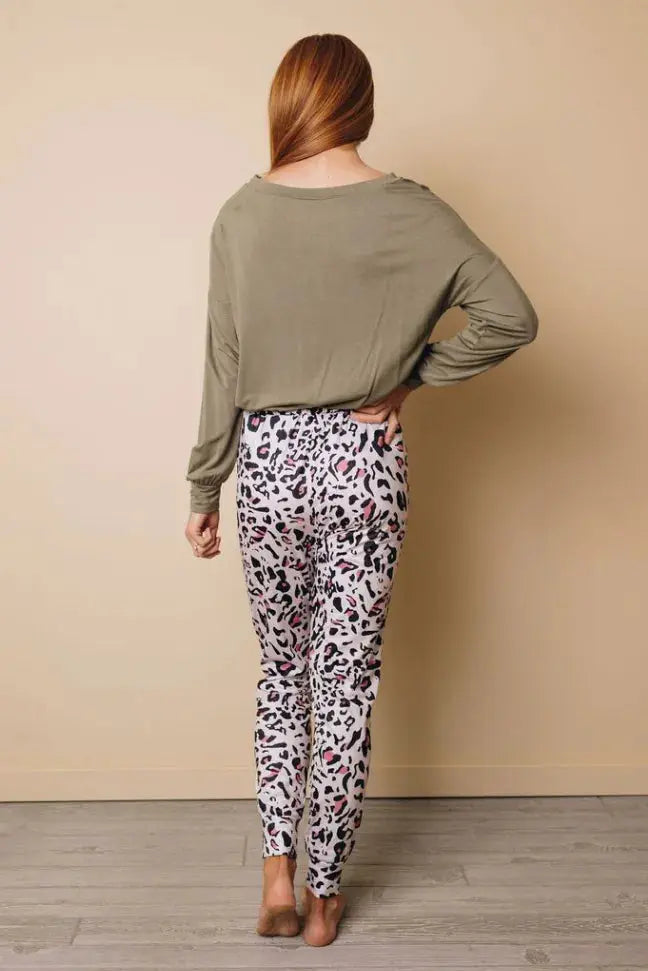 Let Me Lounge Leopard Set Stay Warm in Style