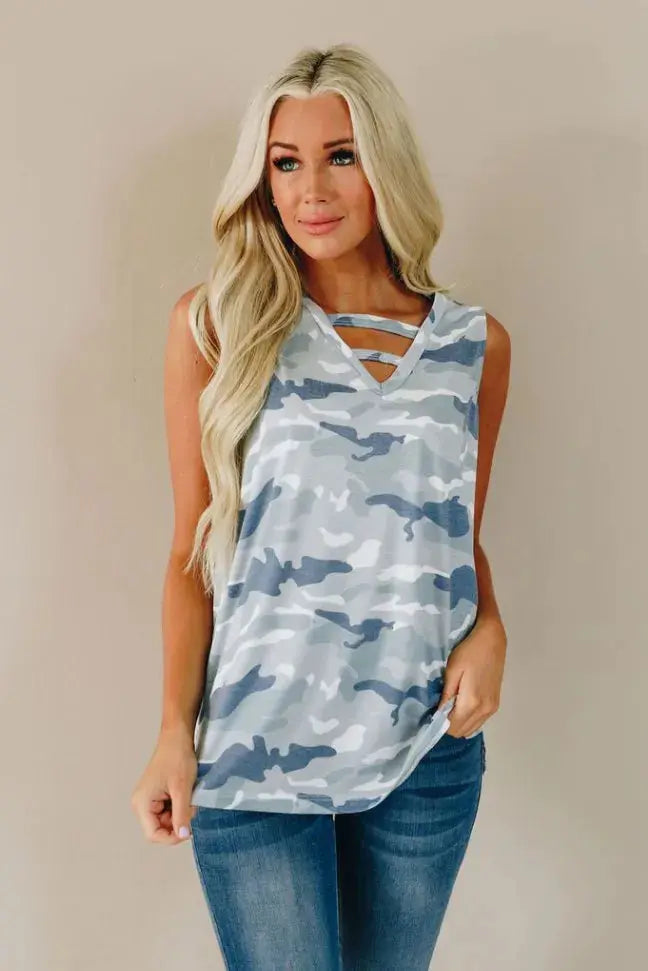 Melody Camo Tank Stay Warm in Style
