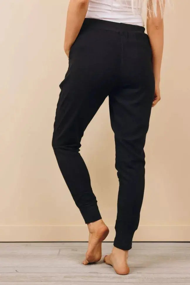 Pollyana Drawstring Joggers Stay Warm in Style