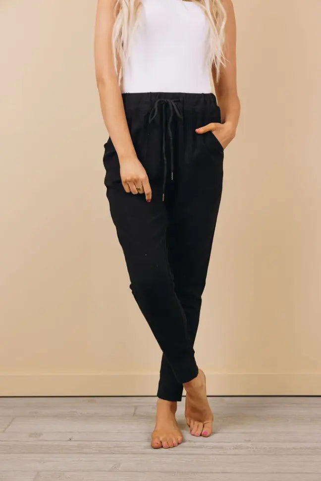 Pollyana Drawstring Joggers Stay Warm in Style