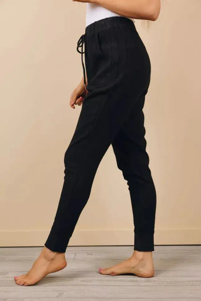 Pollyana Drawstring Joggers Stay Warm in Style