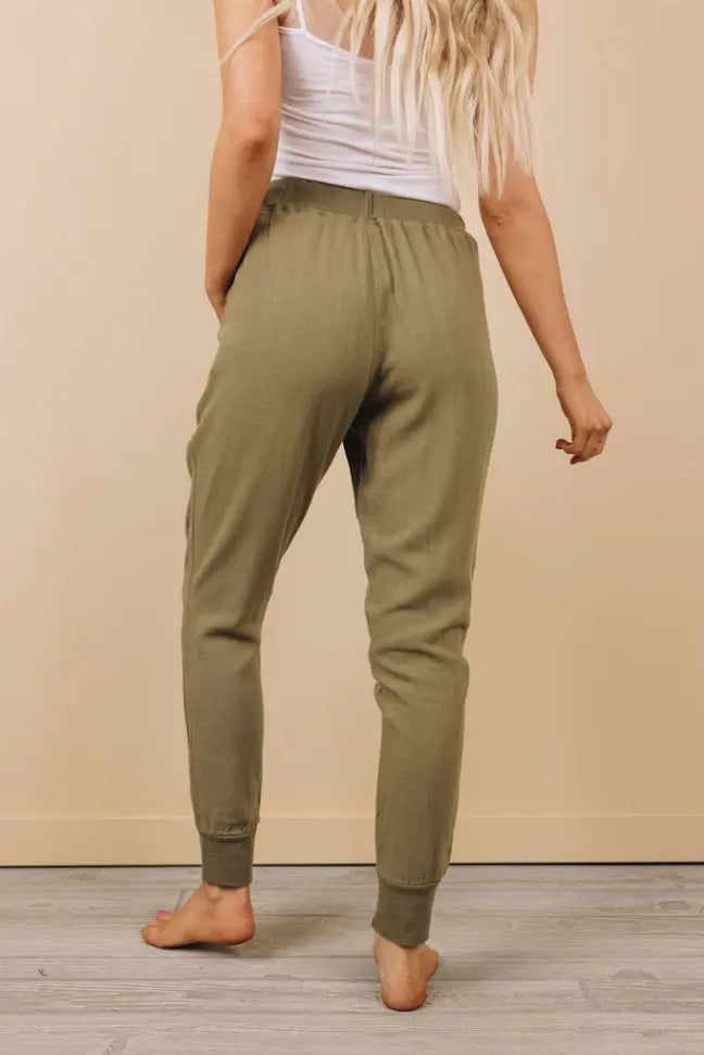 Pollyana Drawstring Joggers Stay Warm in Style