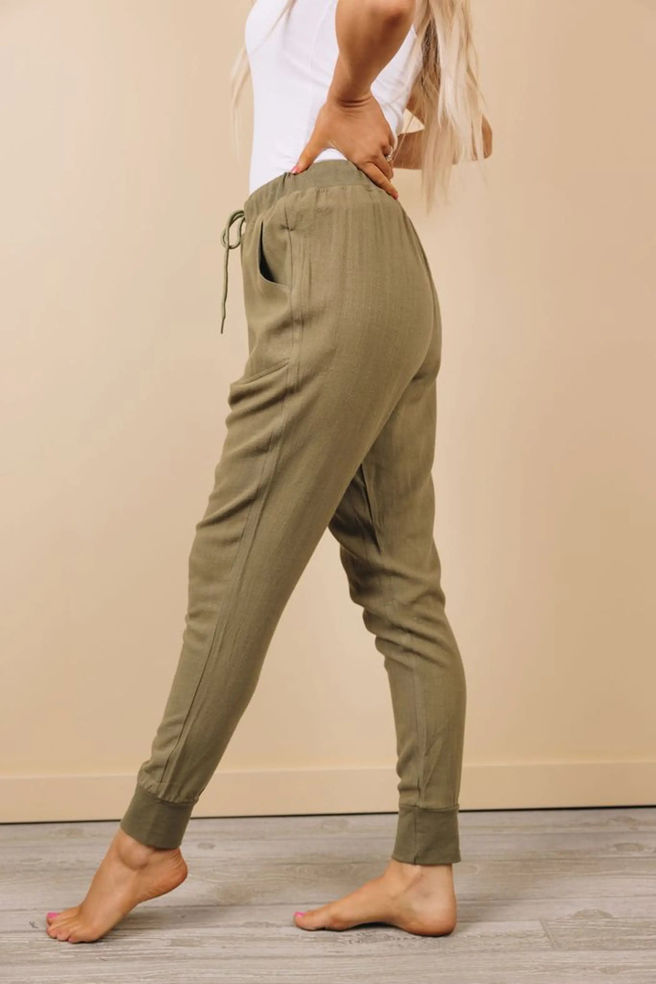 Pollyana Drawstring Joggers Stay Warm in Style