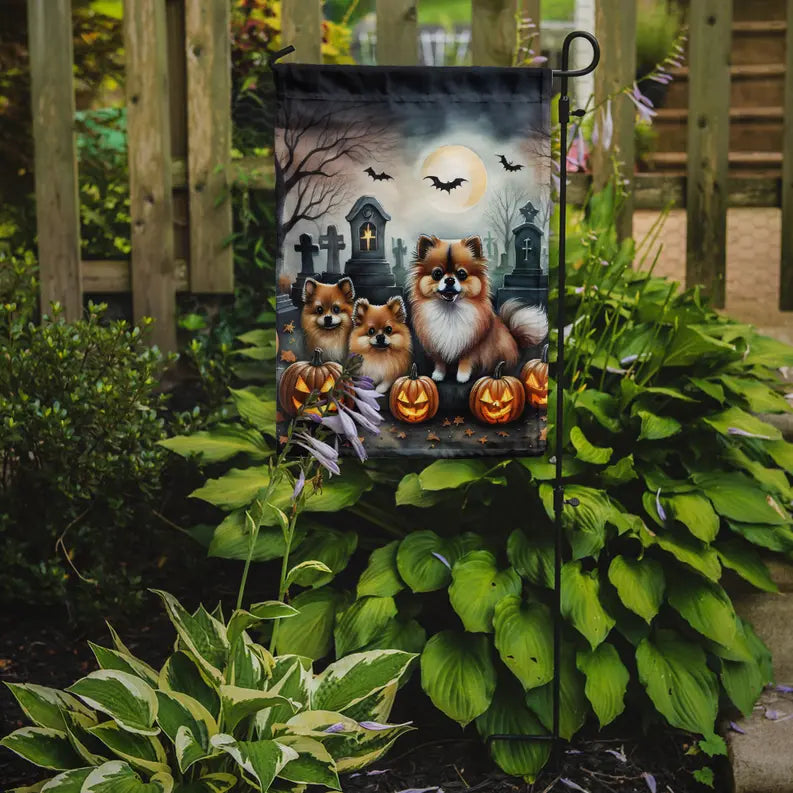 Pomeranian Spooky Halloween Garden Flag Caroline's Treasures
