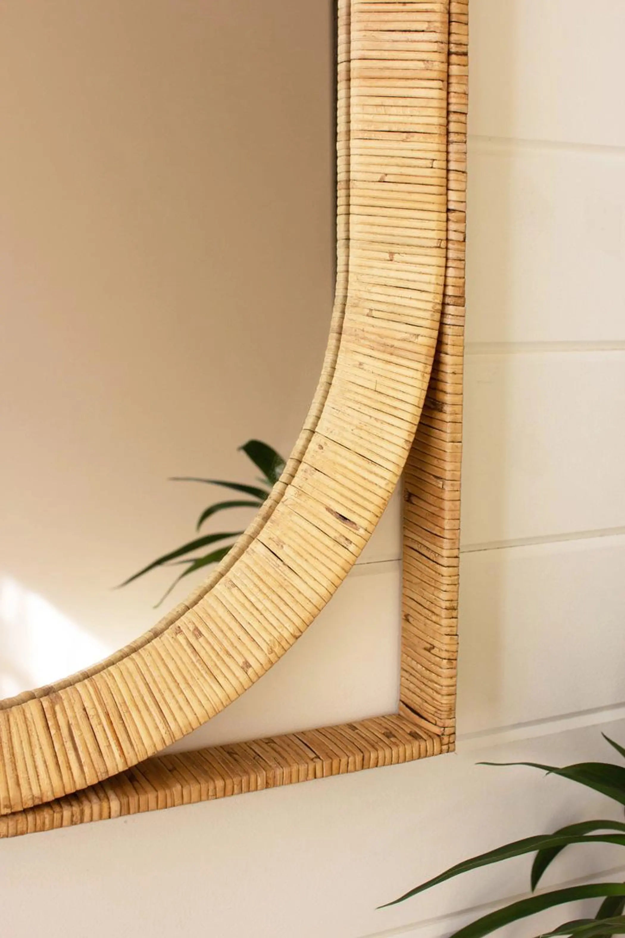 RECTANGLE/OVAL CANE WRAPPED MIRROR Kalalou