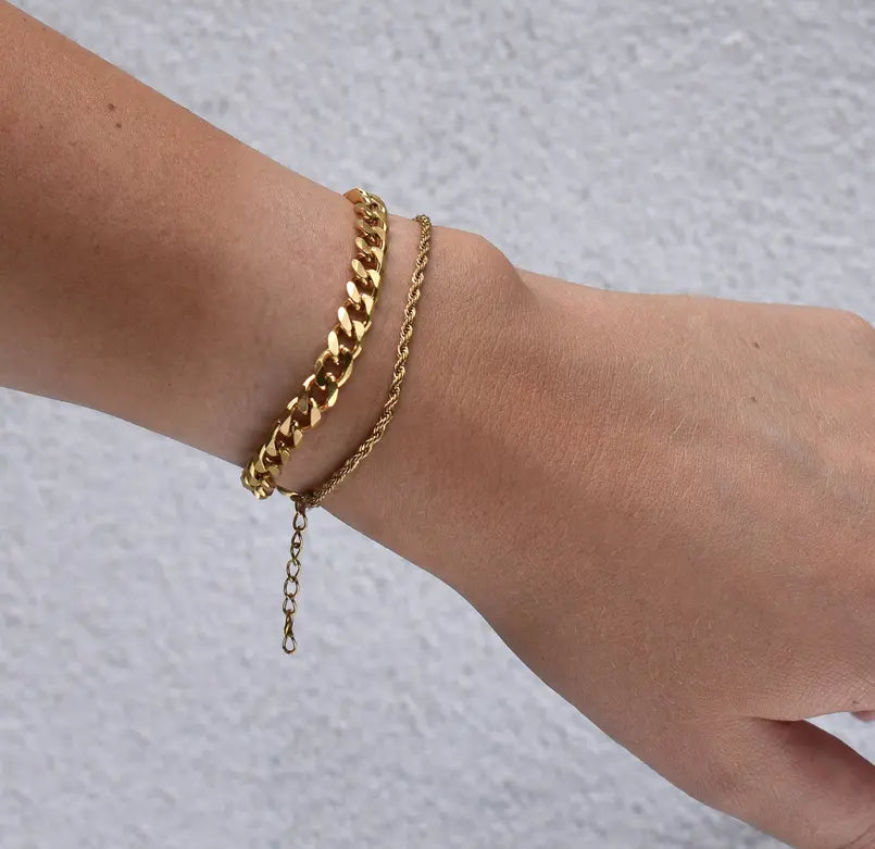 ROSLYN GOLD CURB CHAIN BRACELET Mai Desiree