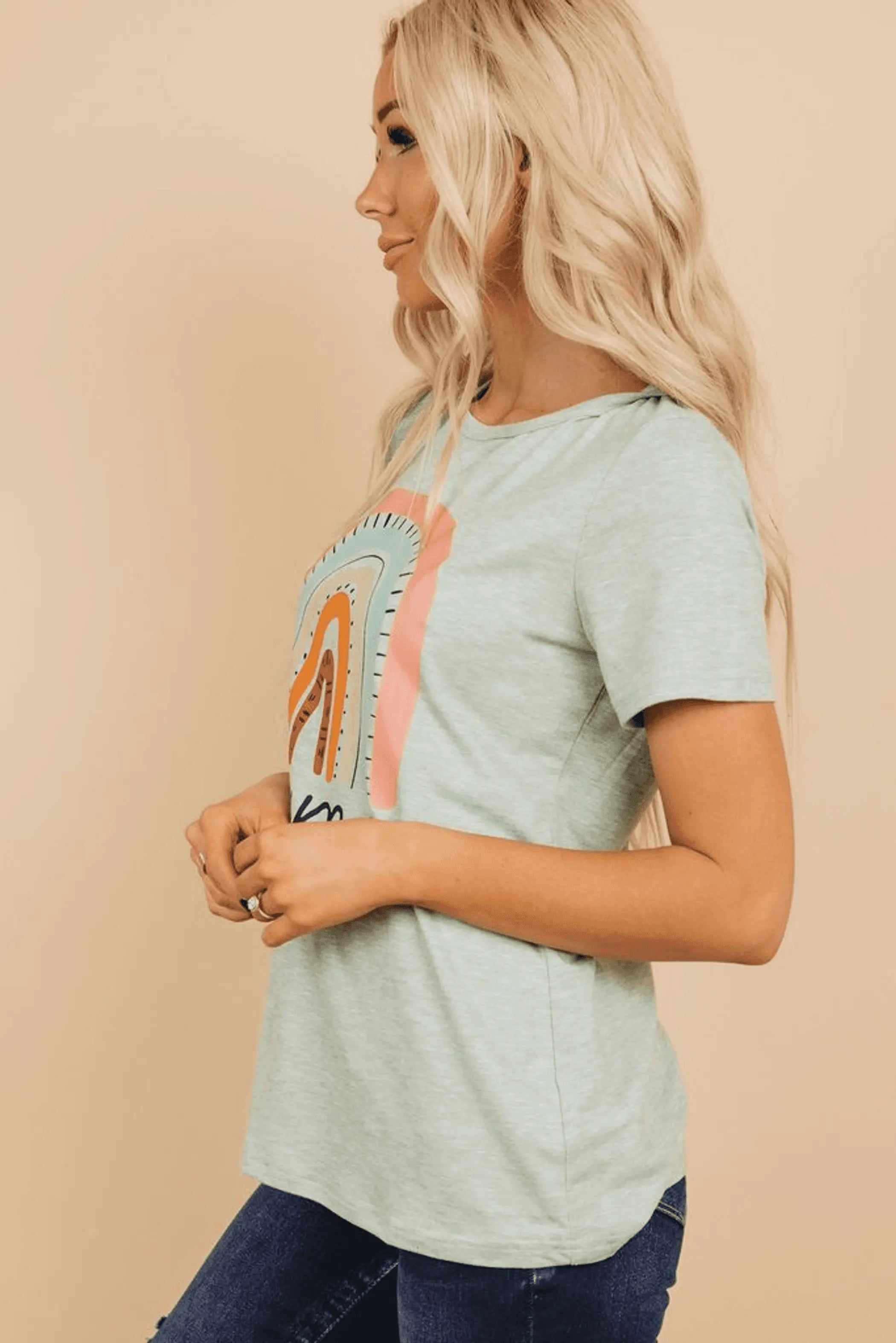Rainbow Mama Tee Stay Warm in Style