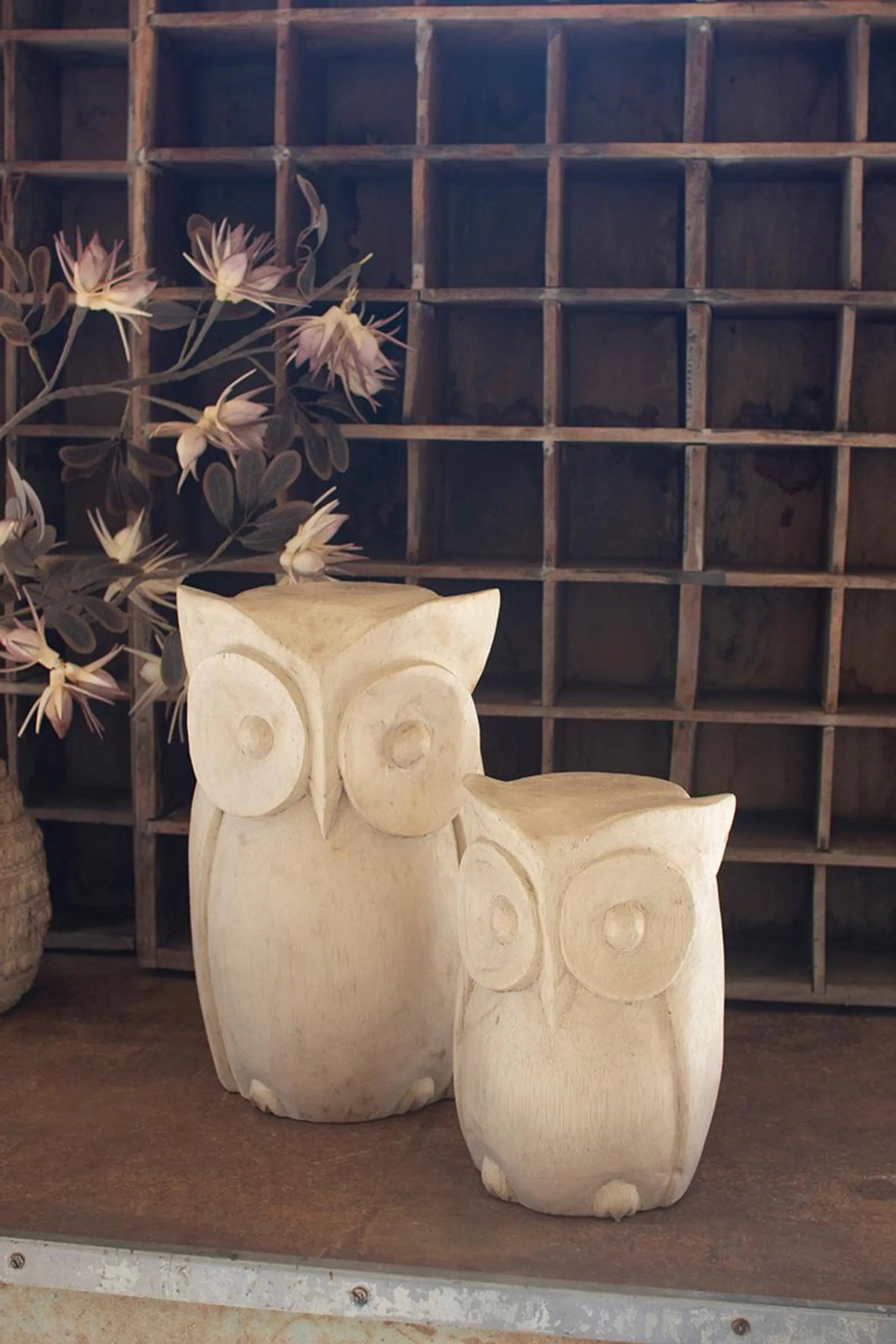 SET OF TWO CARVED WOODEN OWL STATUES Kalalou
