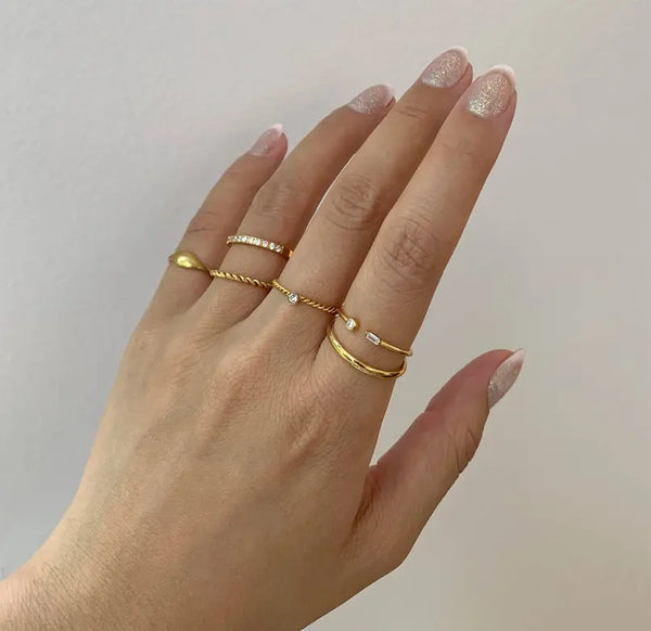 SOPHIE GOLD DAINTY TWIST RING Mai Desiree