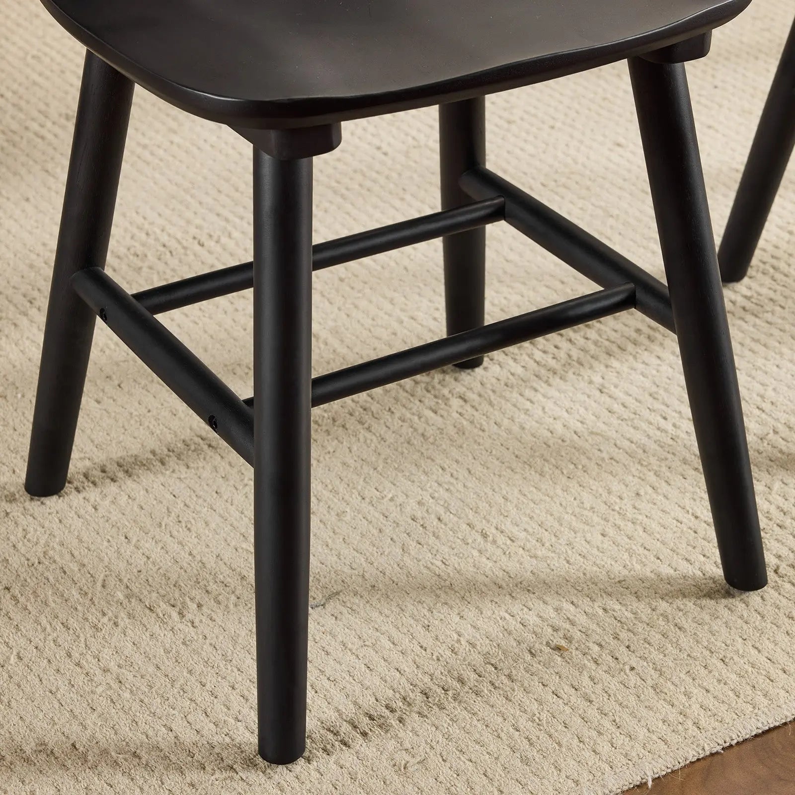 Set of Four Black Solid Wood Windsor Back Dining Side Chairs Homeroots Kitchen & Dining