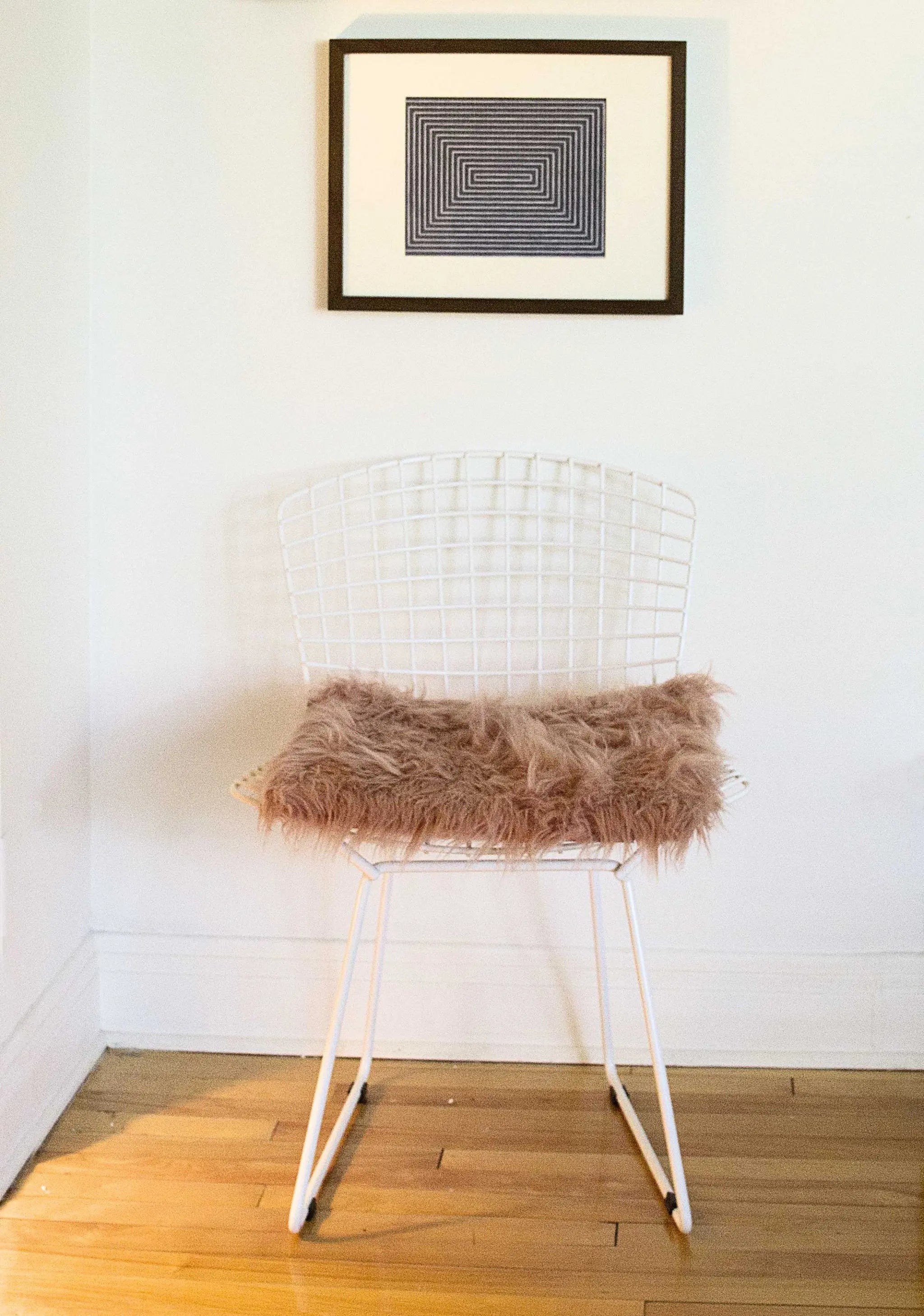 Set of Two 16" X 2" Pink Faux Fur Dining Chair Pads Homeroots Kitchen & Dining