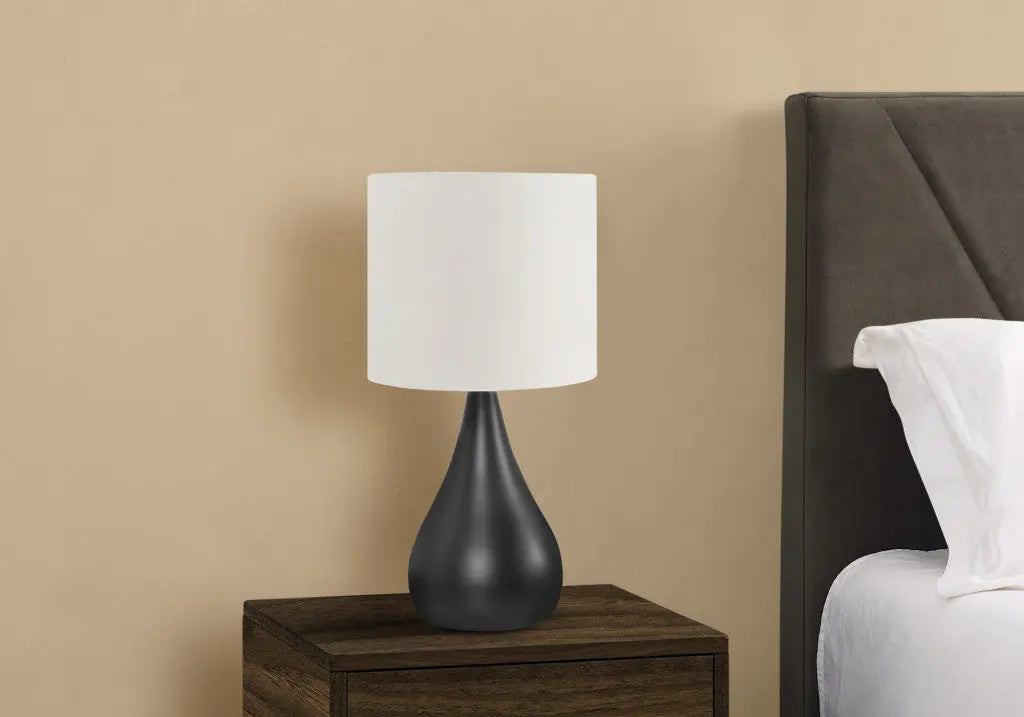 Set of Two 18" Black Metal Round Table Lamps With Ivory Drum Shade Homeroots Lighting