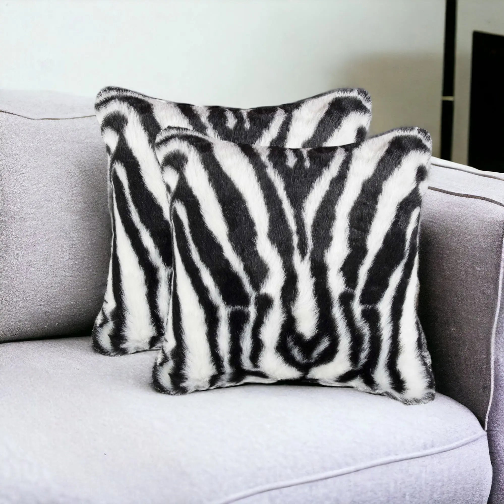 Set of Two 18" Black and White Faux Fur Throw Pillow Homeroots Home Decor
