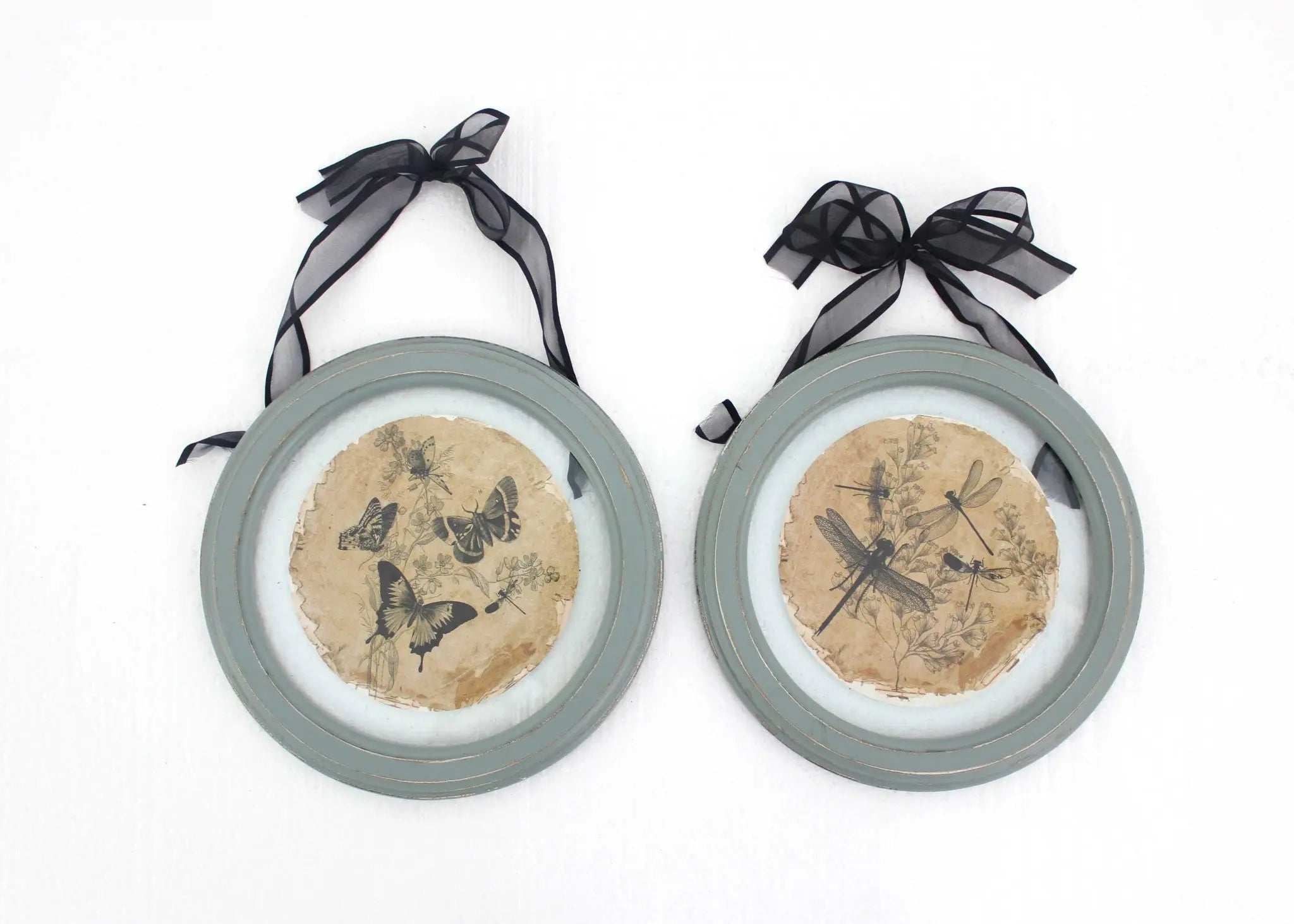 Set of Two Green And Ivory Butterfly Glass Circle Homeroots Home Decor