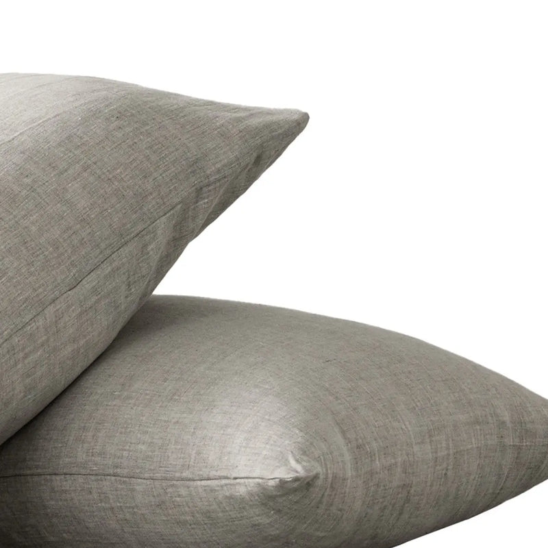 Set of Two Light Gray Linen Pillowcases Homeroots Bed & Bath