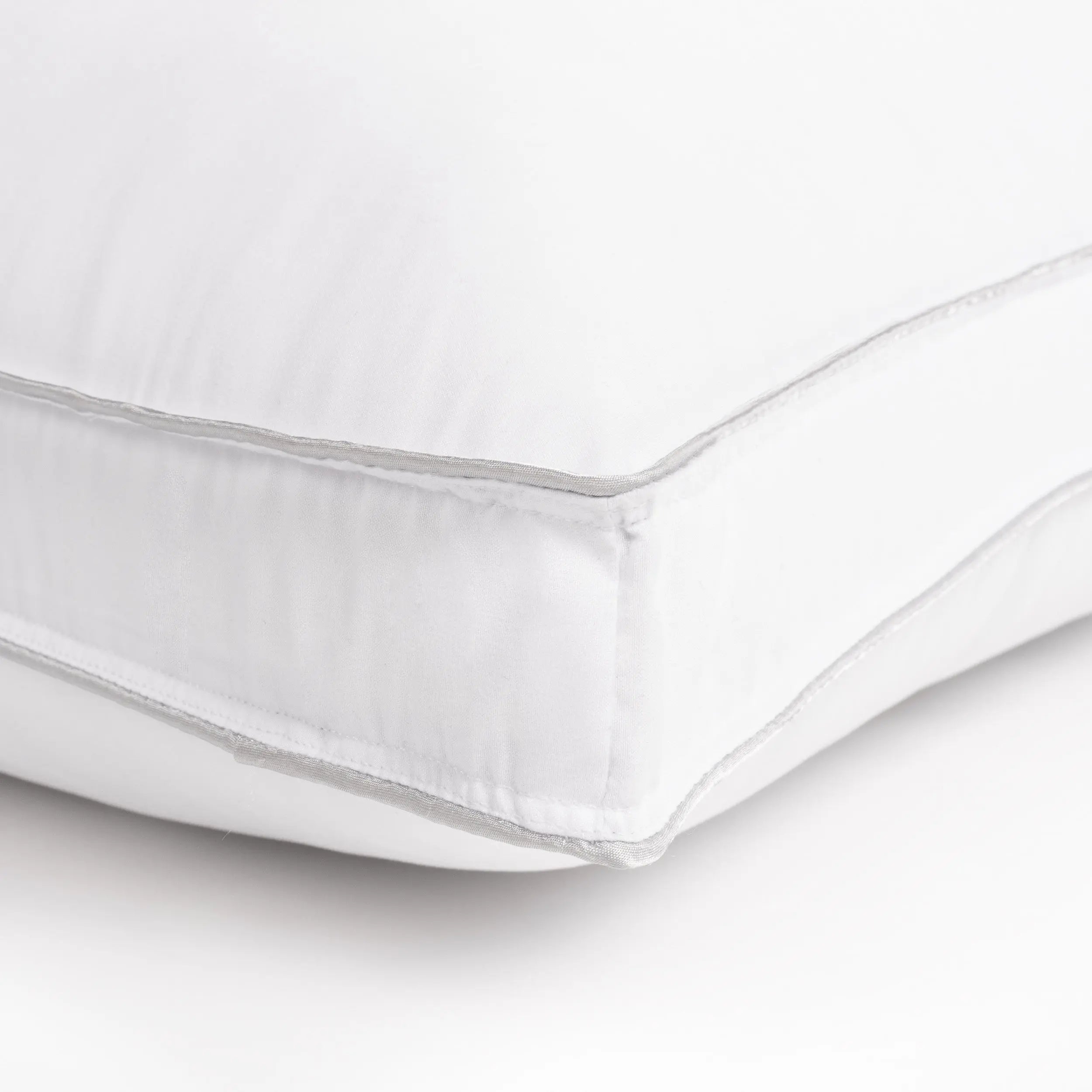 Set of Two Microfiber Down Alternative Medium Hypoallergenic Queen Size Bed Pillows Homeroots Bed & Bath