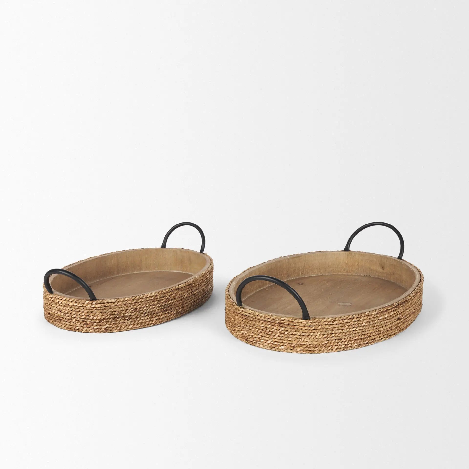 Set of Two Natural and Black Jute Metal And Solid Wood Oval Serving Trays With Handles Homeroots Kitchen & Dining