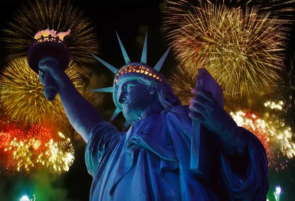 Statue of Liberty Fireworks - Motion Magnet Bookmark Trenz
