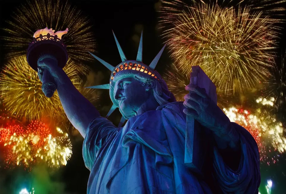 Statue of Liberty Fireworks - Motion Magnet Bookmark Trenz