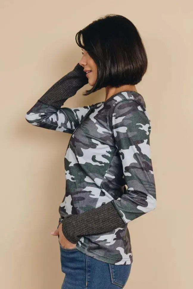 Taelin Printed Long Sleeve Top Stay Warm in Style
