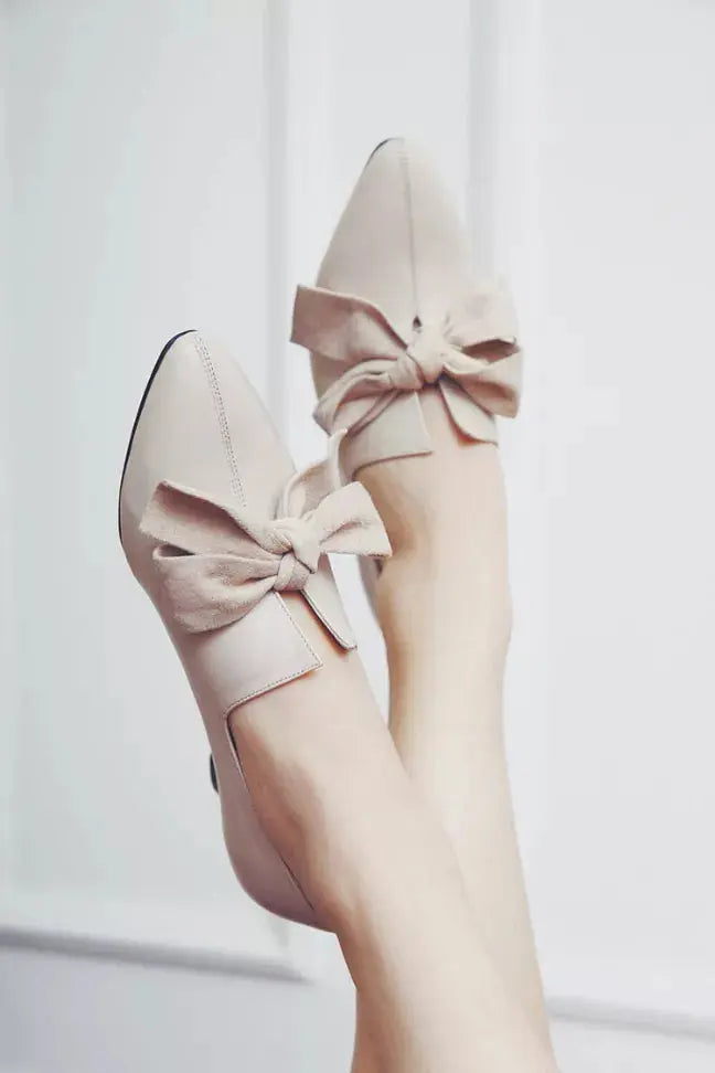 Truble Maaker | Leather Bow Mid-heel Pumps Fangyan