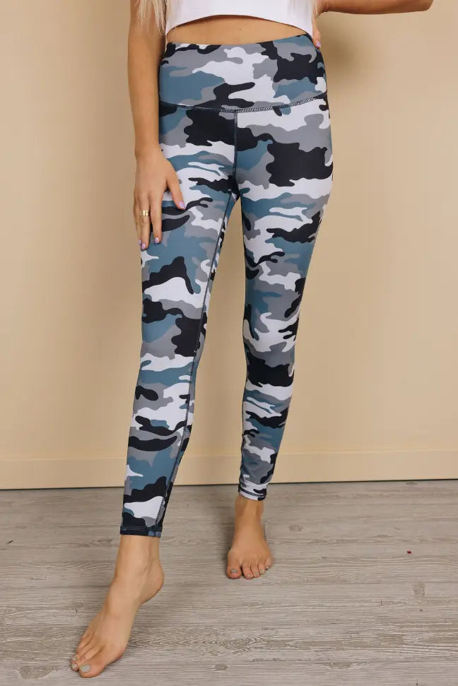 Unseen Camo Leggings Stay Warm in Style