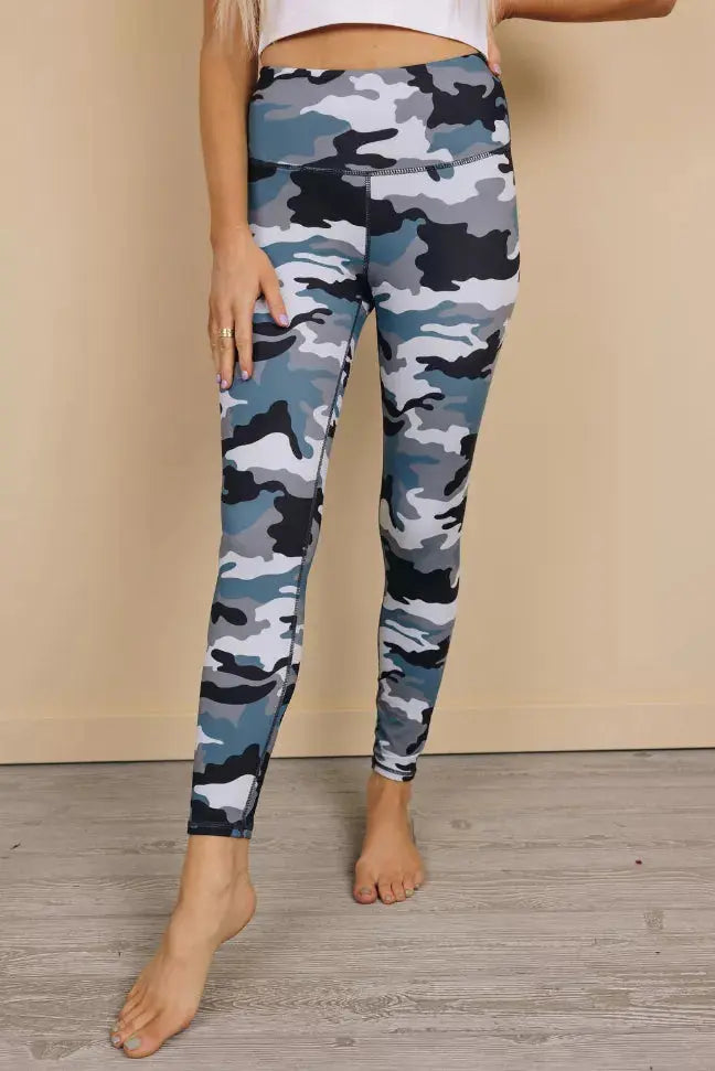 Unseen Camo Leggings Stay Warm in Style