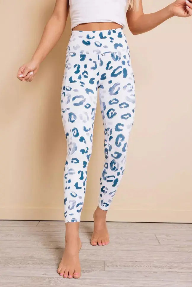 Wellington Leopard Leggings Stay Warm in Style