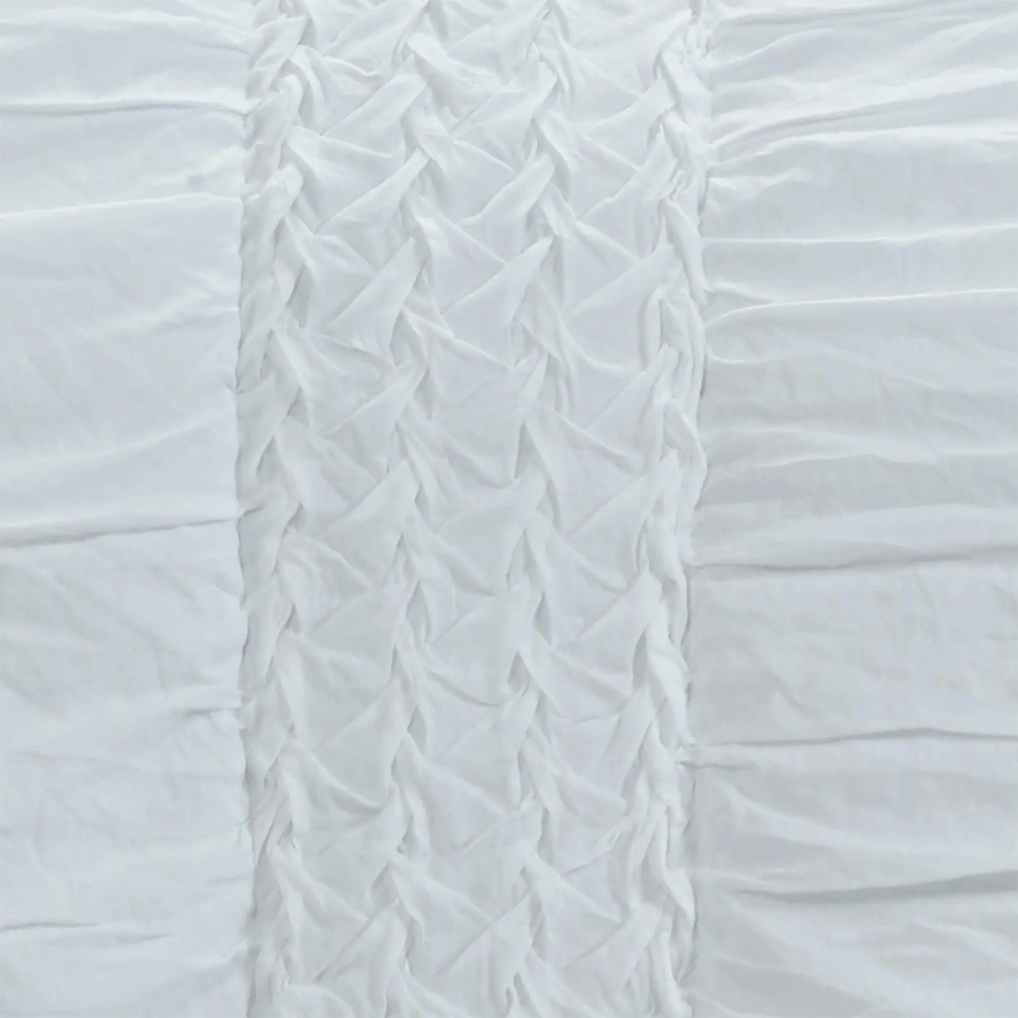 White Geometric Twin Quilt Homeroots Bed & Bath