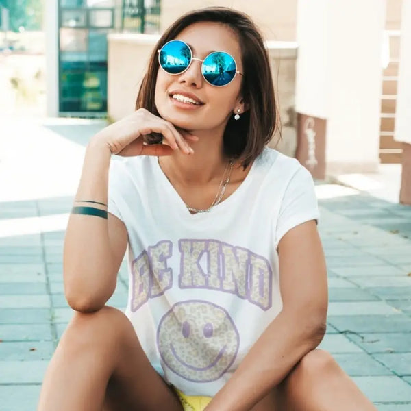 Women's Be Kind T-Shirt Dream Team Designs