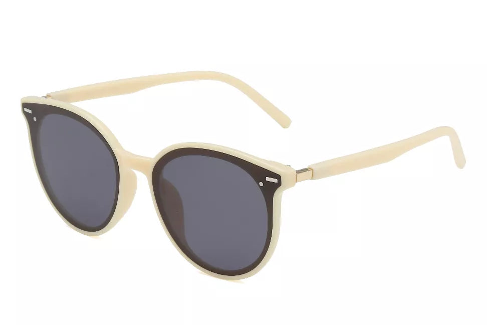 Women's Round Cat Eye Sunglasses IRIS FASHION INC